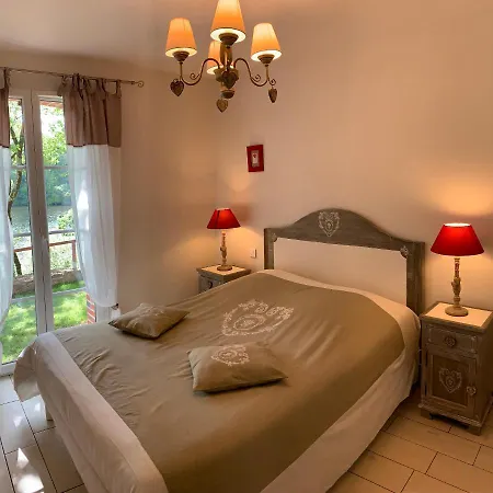Holiday home La Maison Au Bord Du Chateau-Guibert