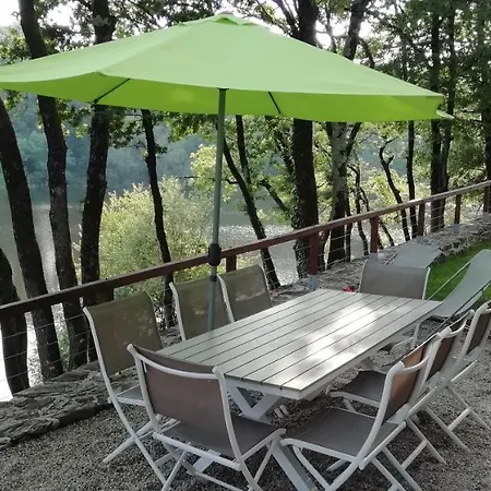 La Maison Au Bord Du Holiday home Chateau-Guibert