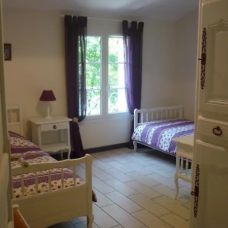 La Maison Au Bord Du Holiday home Chateau-Guibert