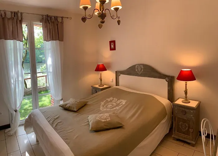 펜션 La Maison Au Bord Du Château-Guibert